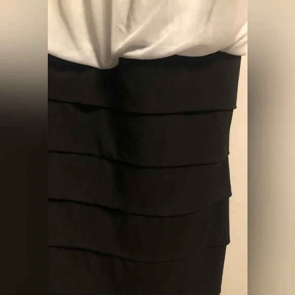 White and Black Sweet Storm Dress - Picture 5 of 9